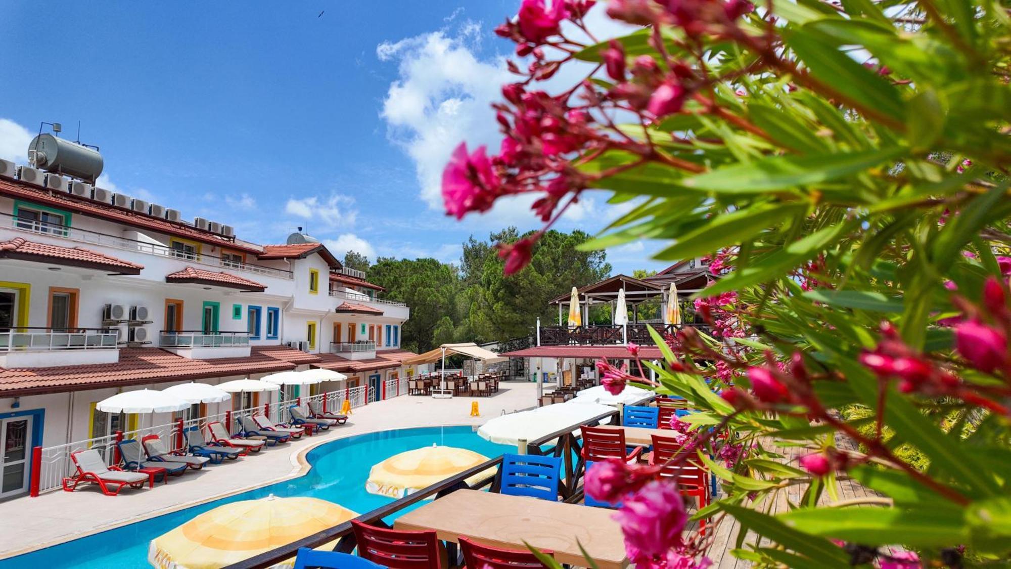 Konfor Suite Otel Cedit Esterno foto