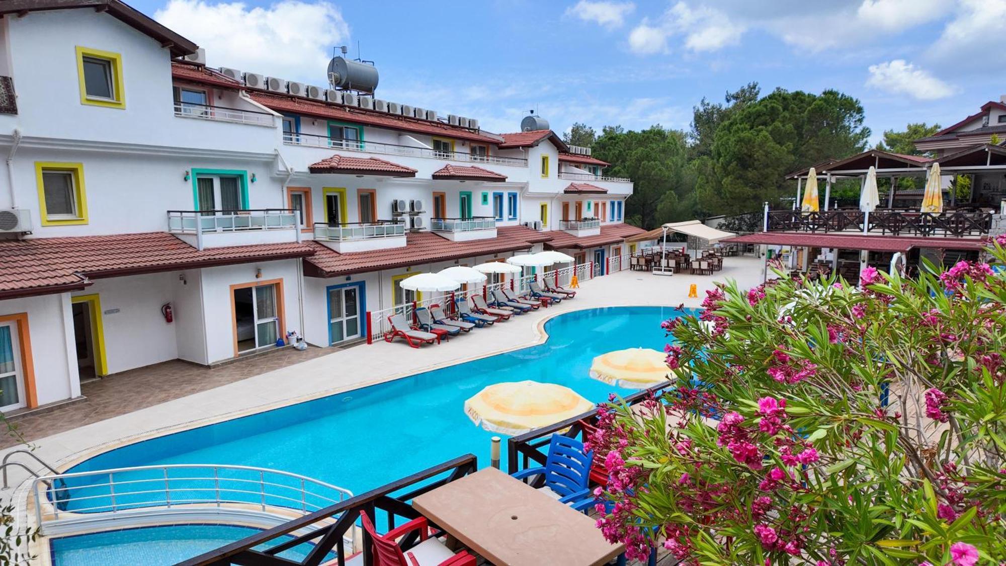 Konfor Suite Otel Cedit Esterno foto